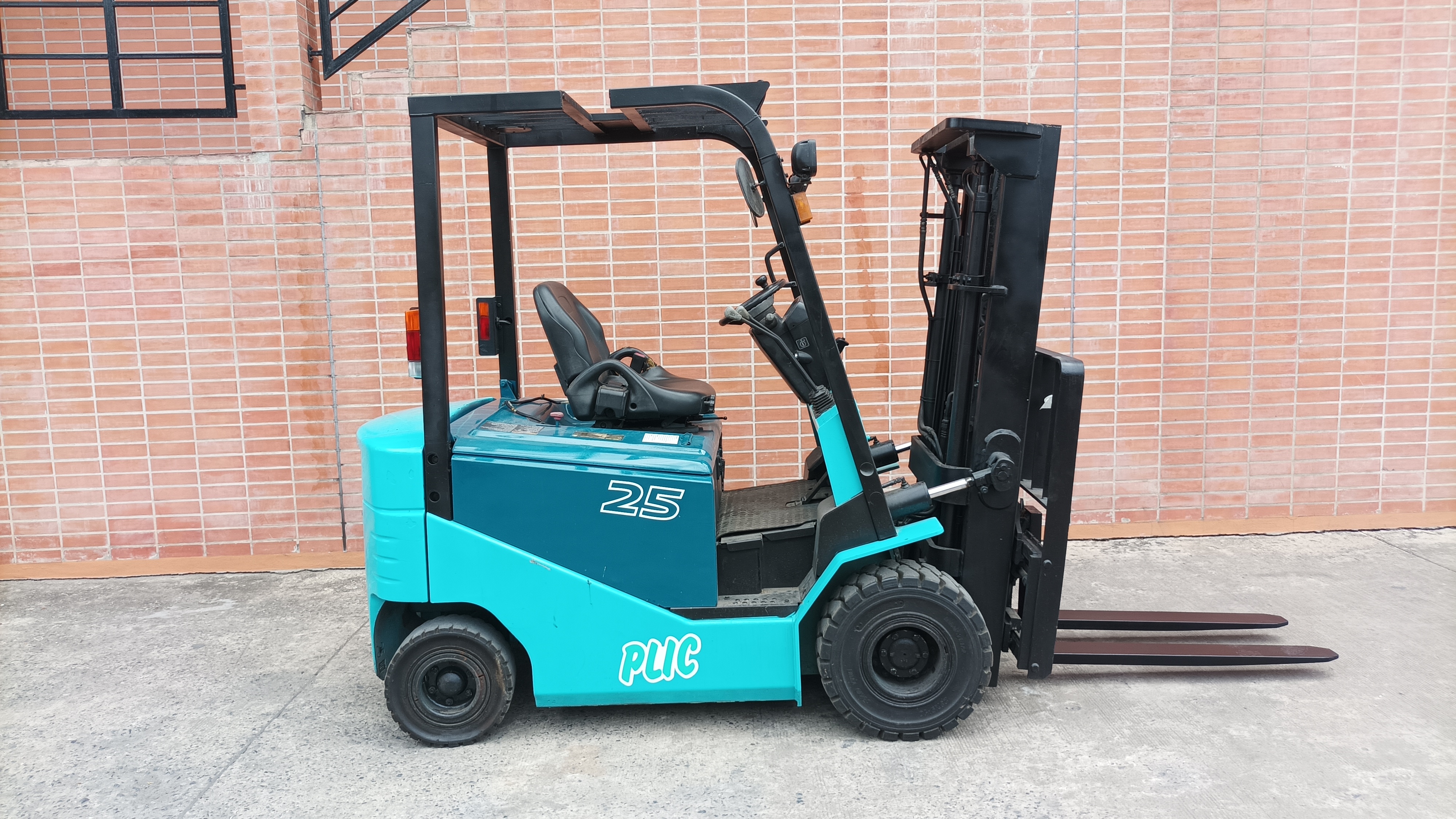 SUMITOMO FORKLIFT COUNTER 8FB25PXII-V300S, ELECTRIC, 2.5