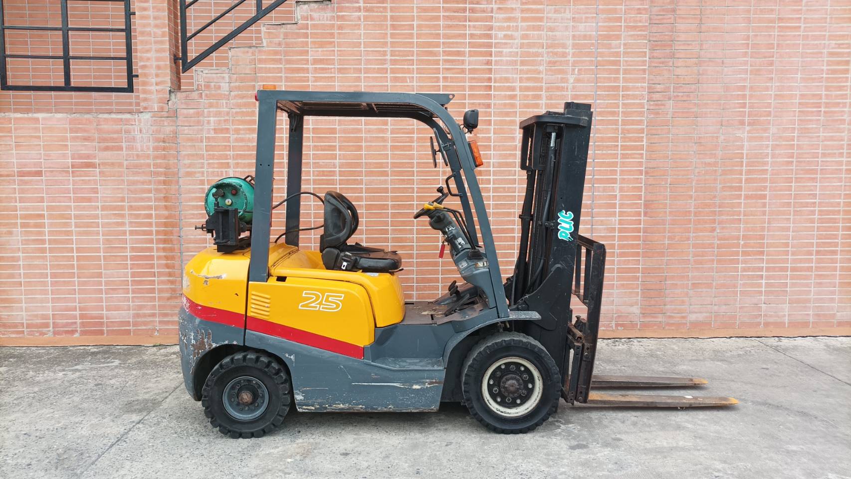 TCM FORKLIFT COUNTER FG25T3-VM300, LPG, 2.5