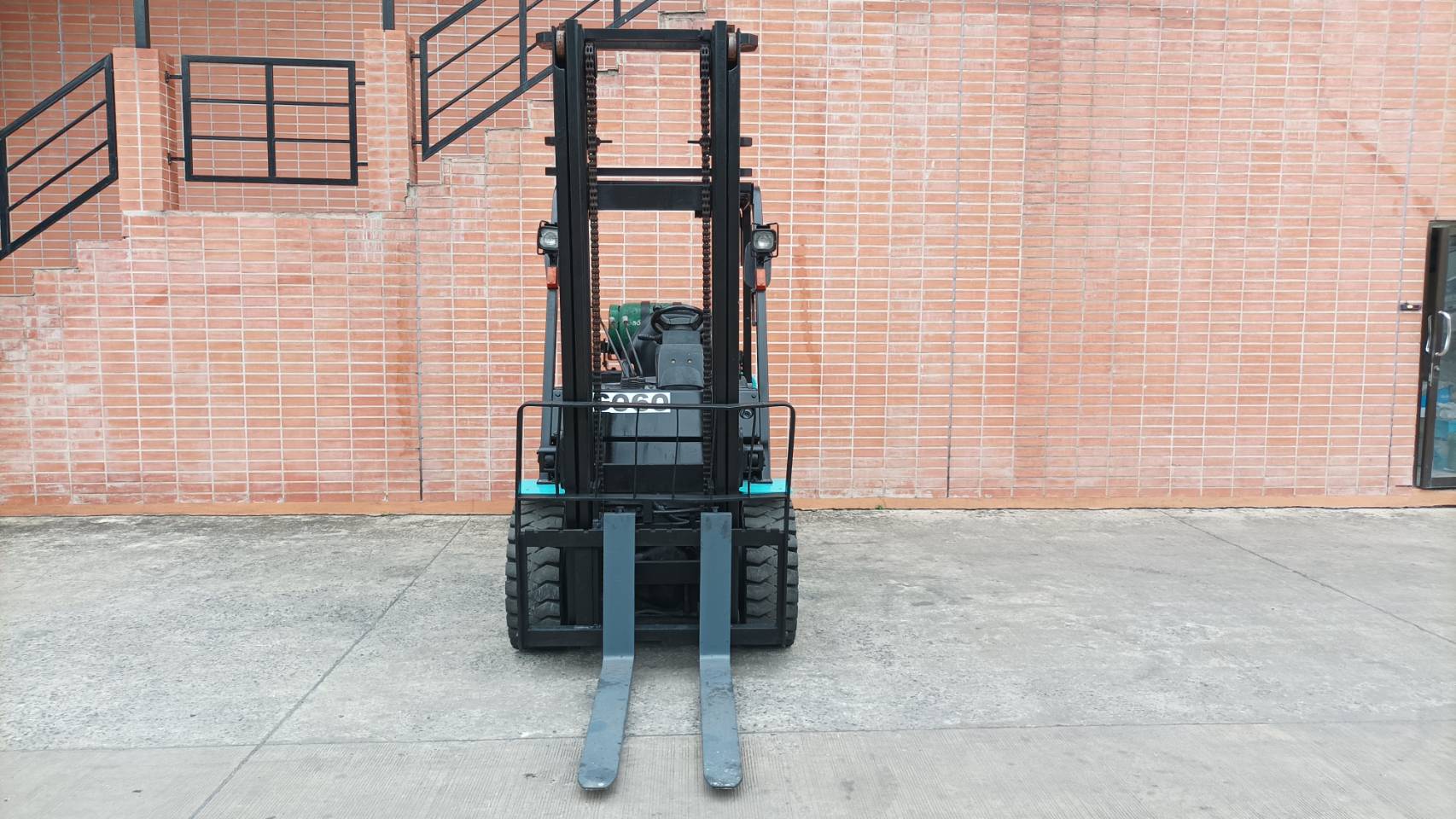YALE FORKLIFT COUNTER GTP30TK-V400, LPG, 3.0