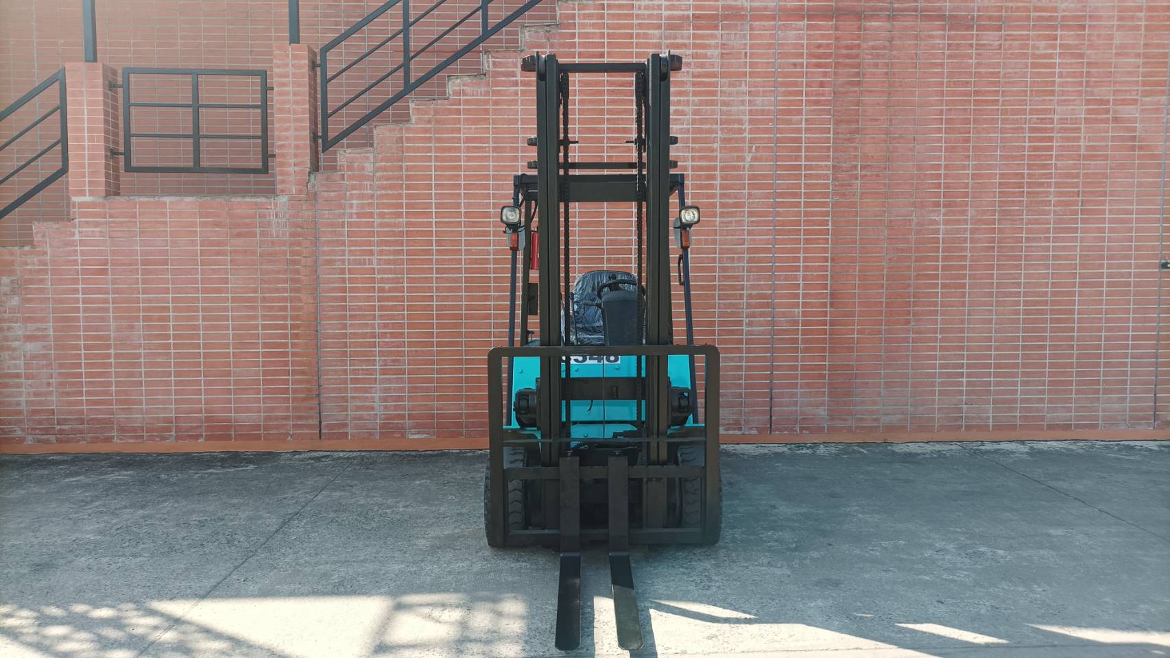 SUMITOMO FORKLIFT COUNTER 8FB25PX-V400, ELECTRIC, 2.5