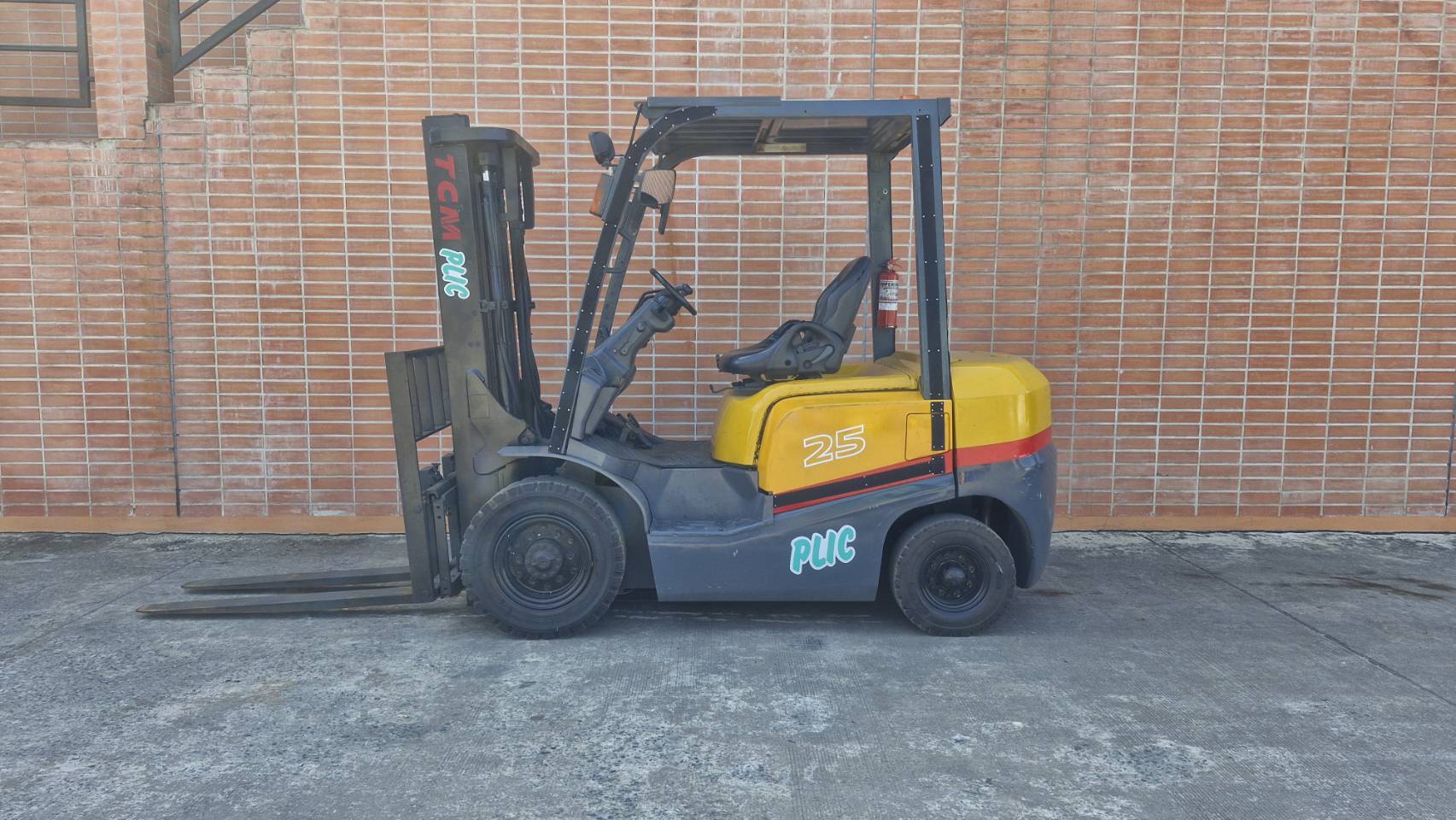 TCM FORKLIFT COUNTER FD25T3Z-VM300, DIESEL, 2.5