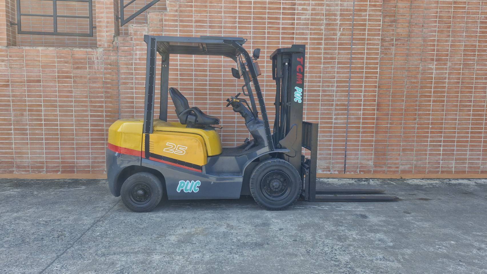 TCM FORKLIFT COUNTER FD25T3Z-VM300, DIESEL, 2.5