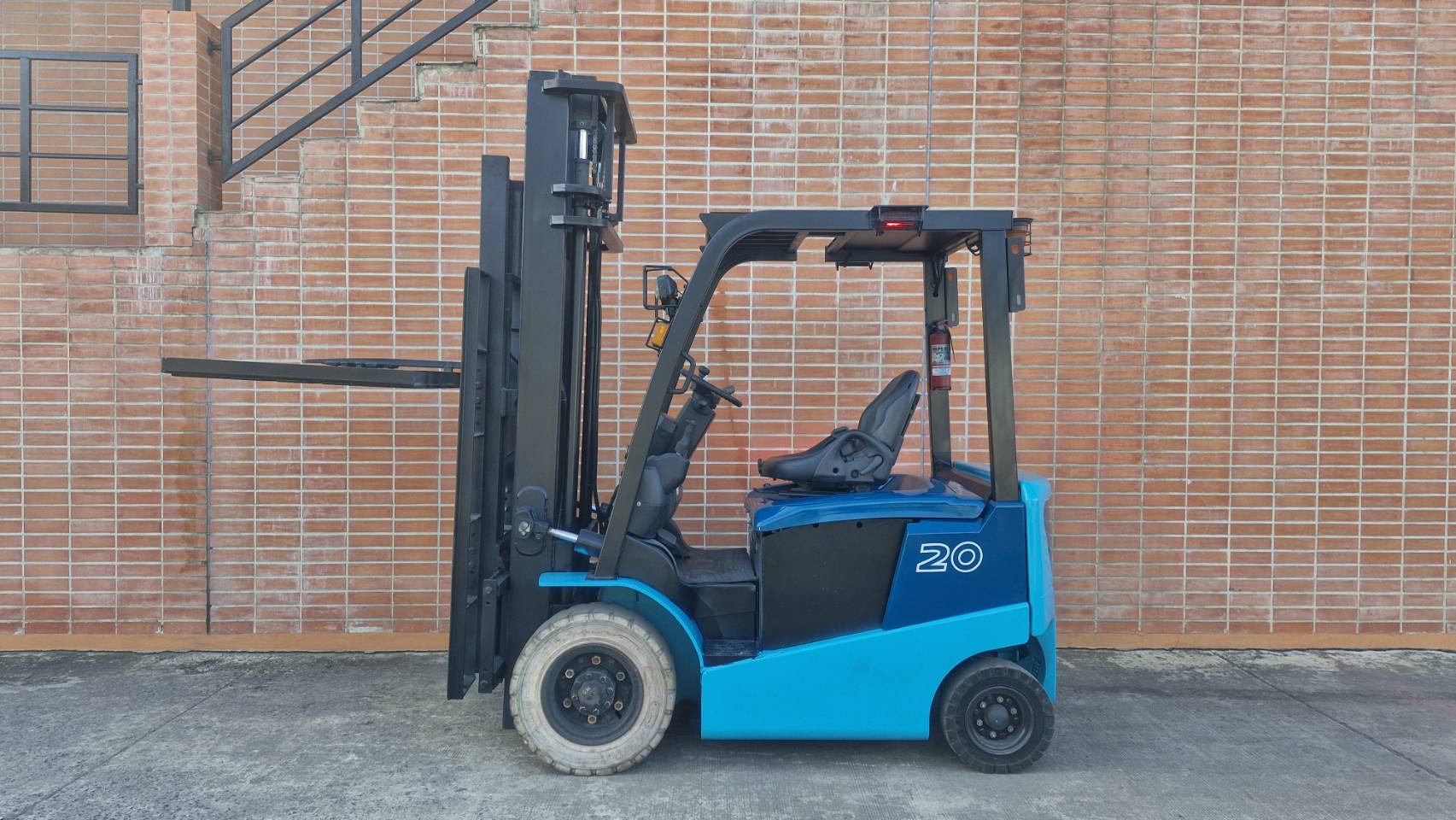 SUMITOMO FORKLIFT COUNTER 8FB20PXIII-V400, ELECTRIC, 2.0