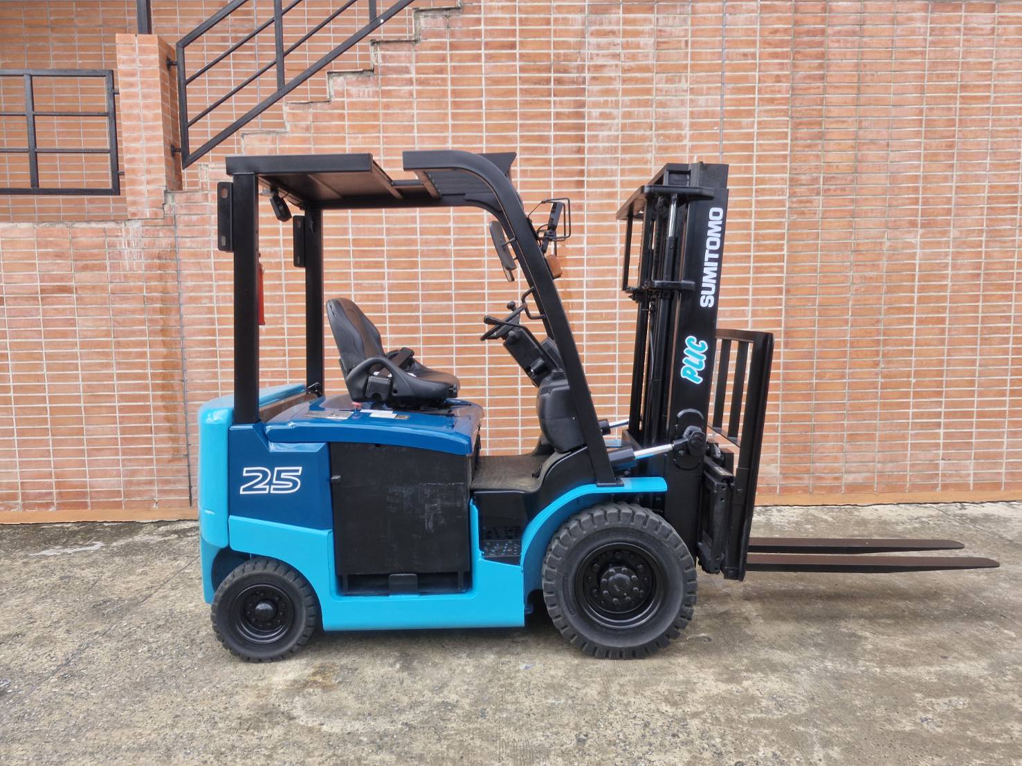 SUMITOMO FORKLIFT COUNTER 8FB25PXIII-V300, ELECTRIC, 2.5